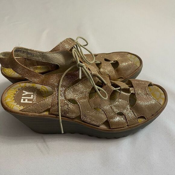 Fly London Womens Yexa916 Wedge Sandal Metallic Luna/Camel Size 40 - Picture 3 of 9